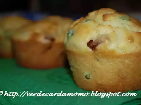 Ricetta Muffin salati piselli e prosciutto