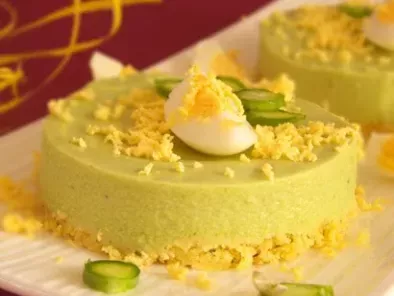 Ricetta Mini-cheesecake agli asparagi verdi, uova di quaglia e agar-agar