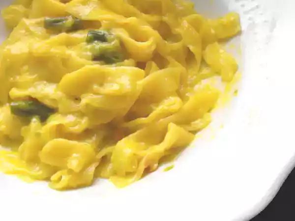 Ricetta Pasta con asparagi, raschera e zafferano