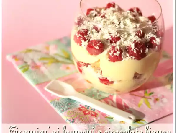 Ricetta Tiramisù ai lamponi e cioccolato bianco profumato alla rosa