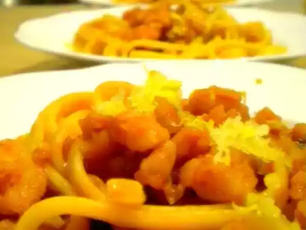 Ricetta Linguine con ragu' di gamberi al profumo di limone