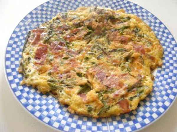 Ricetta Frittata di primavera con asparagi e prosciutto crudo