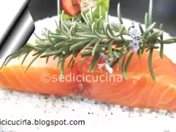 Ricetta Filetti di salmone in crosta di sale alle erbe