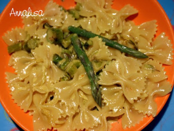 Ricetta Farfalle con asparagi e zafferano