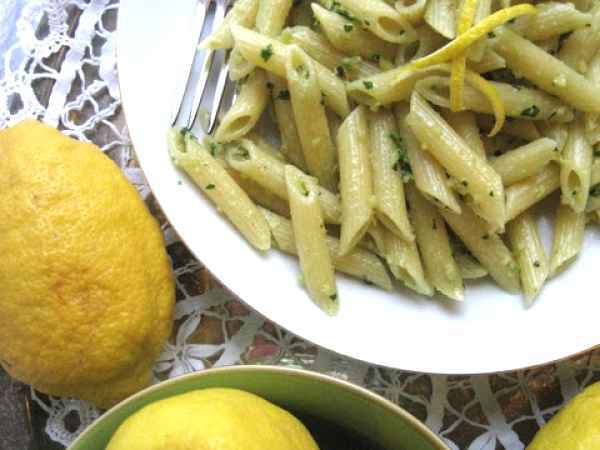 Ricetta Da amalfi: penne al limone e noci