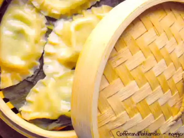 Ricetta Ravioli al vapore con ricotta, erbette e mozzarella di bufala