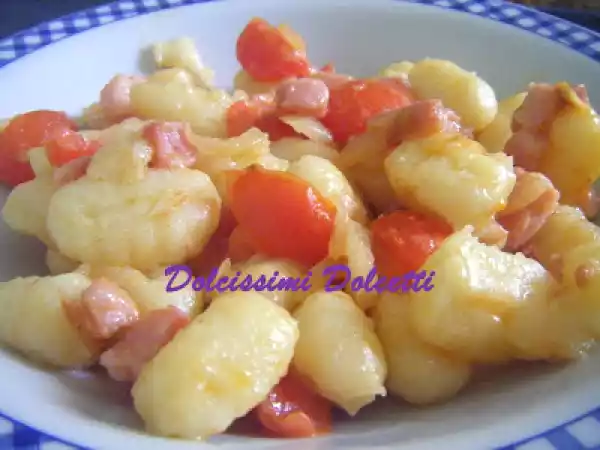 Ricetta Gnocchi con pancetta e pomodorini