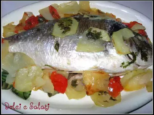 Ricetta Orata al forno con patate e pomodorini: il segreto per un secondo perfetto senza sforzi