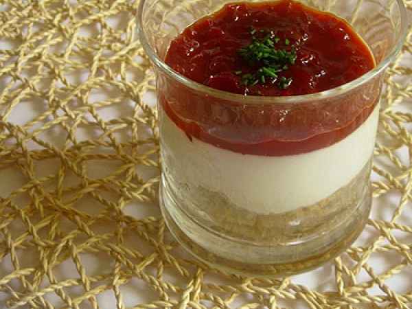 Cheesecake salato con marmellata di peperoncini rossi