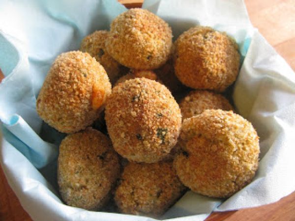 Ricetta Polpettine di melanzane con cuore al formaggio