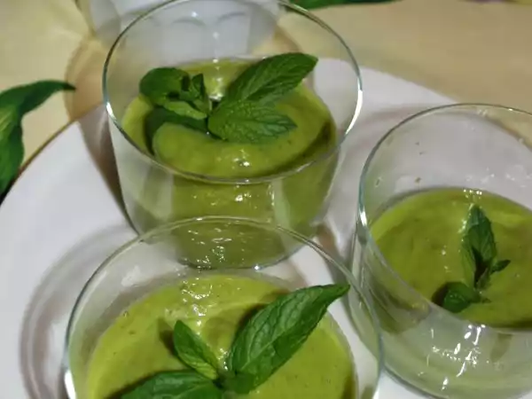 Ricetta Zuppa piselli e menta: finger food version