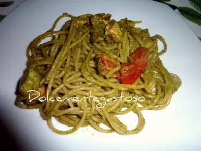 Ricetta Spaghetti con pesto pesce spada e zucchine