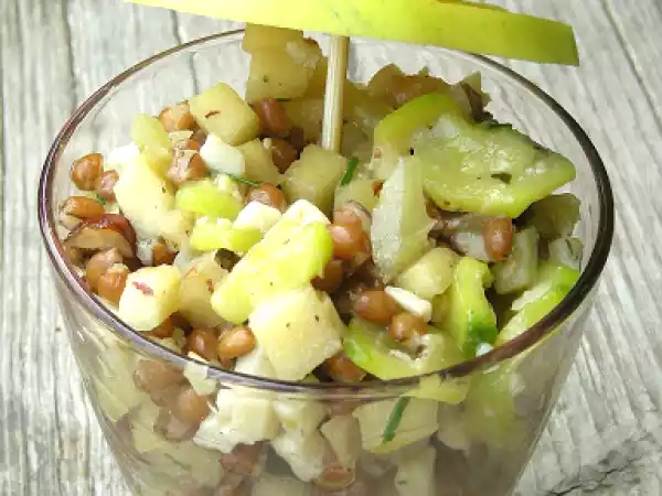 Ricetta Insalata di grano, zucchine e mele