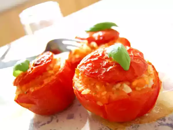 Ricetta Pomodori ripieni di riso crudo