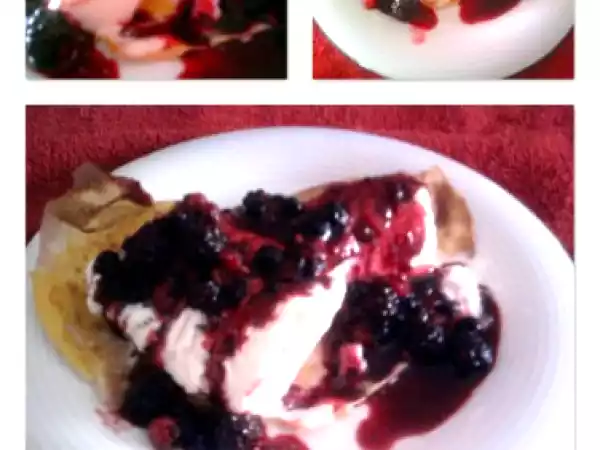 Ricetta Crêpes con gelato e frutti di bosco