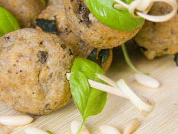 Spiedini di polpette di melanzane