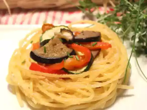 Ricetta Nidi di pasta con verdure grigliate