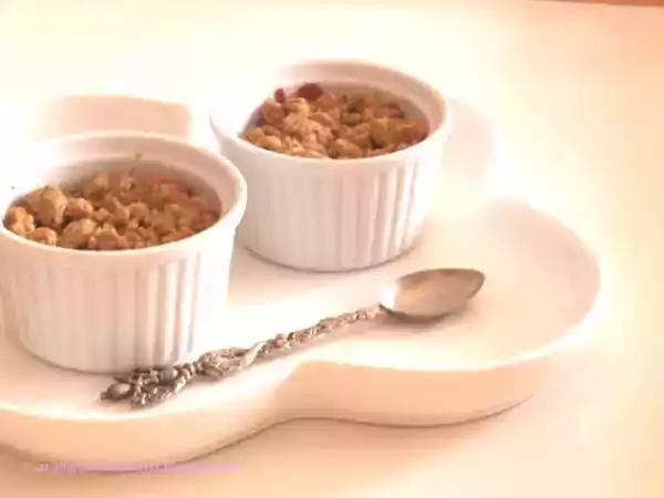 Ricetta Pesche in crumble di pistacchi ed avena