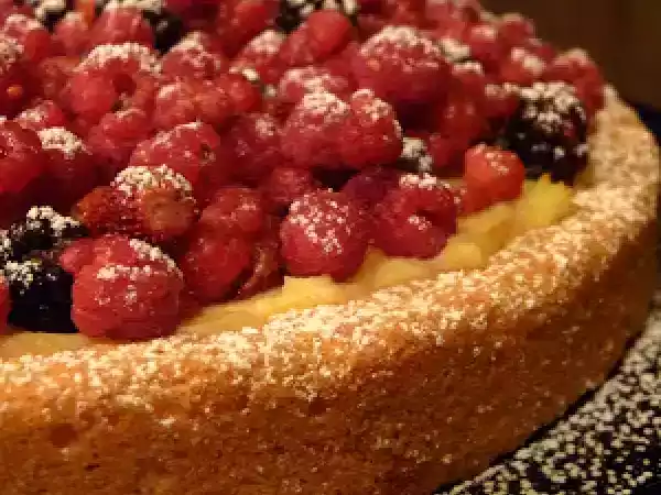 Ricetta Pasta frolla lievitata con crema e lamponi freschi