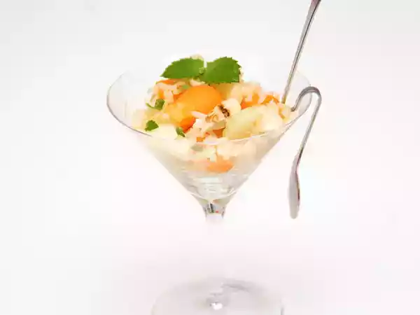 Ricetta Insalata di riso integrale con pollo melone e sedano verde