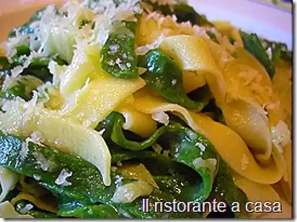 Ricetta Tagliatelle paglia e fieno
