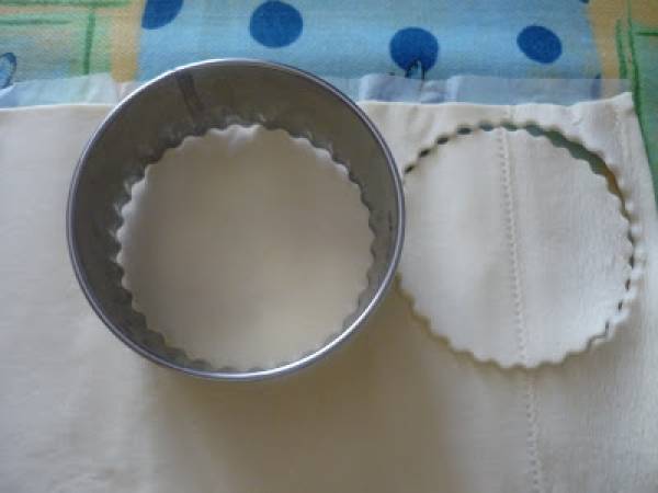 BOCCONCINI DI SFOGLIA ALLE MELE AL PROFUMO DI FICHI - Preparazione tappa 1