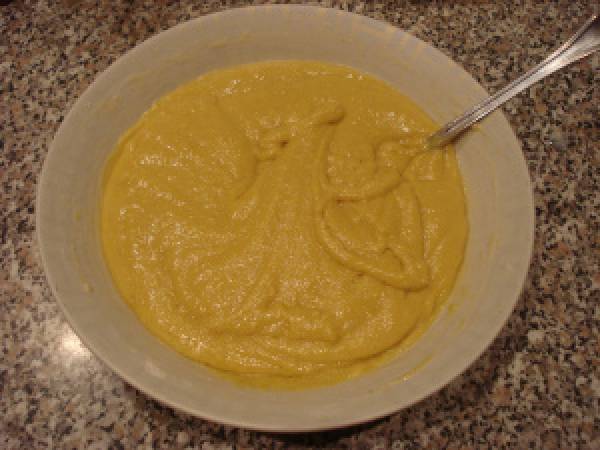 Torta di mele alla cannella con mandorle e cioccolata - Preparazione tappa 3