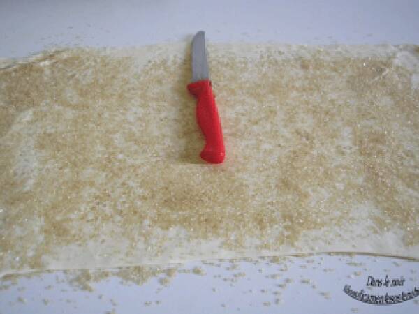 Piacere senza peccato: i ventaglini di pasta sfoglia - Preparazione tappa 3