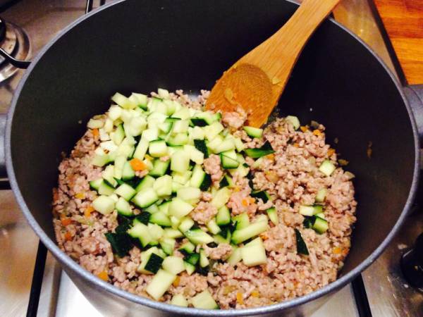 Lasagne al ragù di zucchine e pesto - Preparazione tappa 2