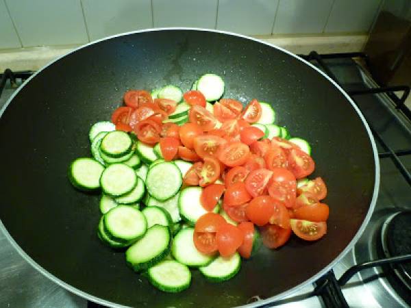 Paccheri con Mazzancolle, zucchine e pomodorini - Preparazione tappa 3