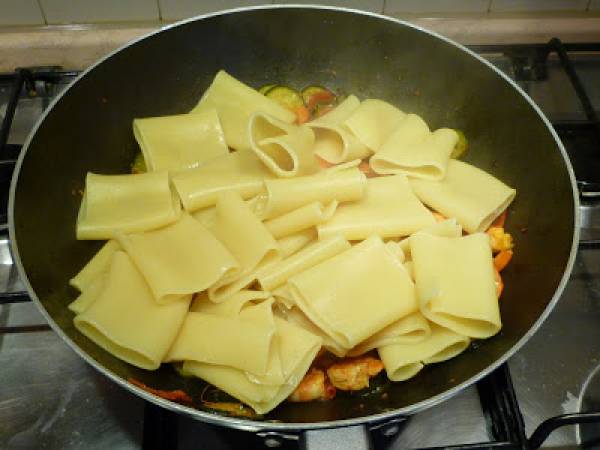 Paccheri con Mazzancolle, zucchine e pomodorini - Preparazione tappa 5