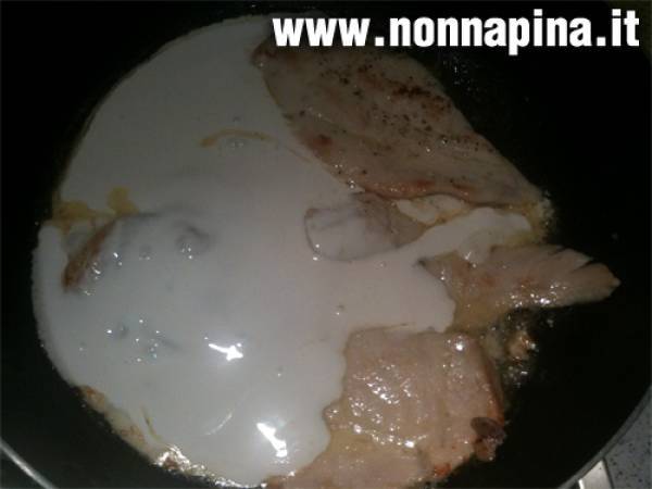 Petto di pollo con panna - Preparazione tappa 2