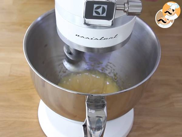 Tiramisù classico - ricetta passo a passo - Preparazione tappa 3
