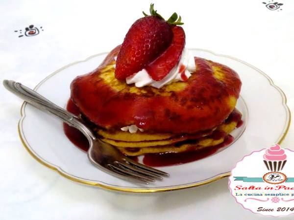 Pancake con panna fresca e coulis di fragole - Preparazione tappa 1