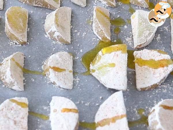 Patate al forno aromatizzate, il contorno economico e gustoso che piace a tutti! - Preparazione tappa 6