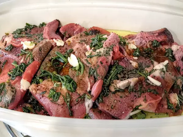 Fettine di coppa di maiale alle erbe: ricetta facile e saporita - Preparazione tappa 2