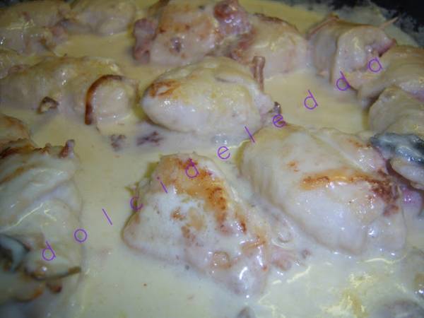 Involtini di pollo in salsa al formaggio - Preparazione tappa 7