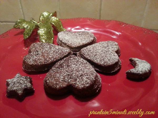 I Biscotti per Babbo Natale alla Cannella e Cioccolato - Preparazione tappa 3