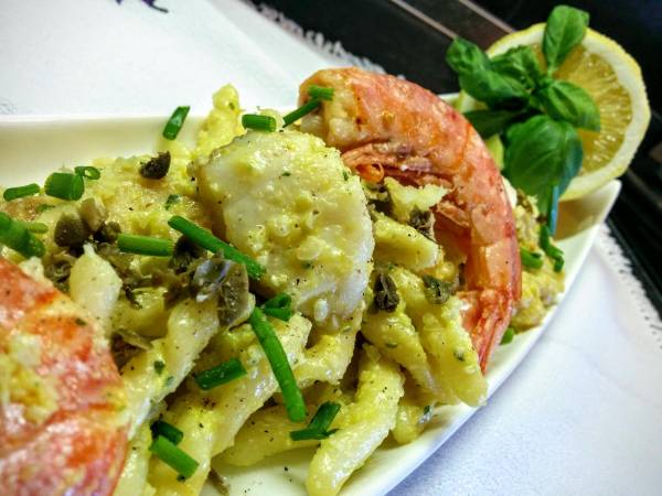 STROZZAPRETI CON PESTO DI AGRUMI, CODA DI ROSPO E GAMBERONI - Preparazione tappa 3