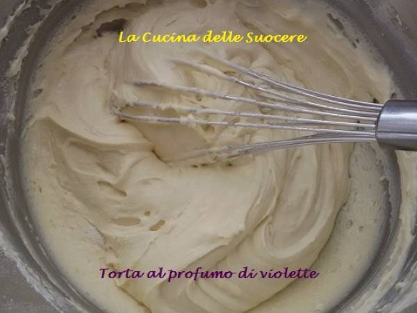 Torta al profumo di violette - Preparazione tappa 4