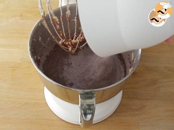 Torta KitKat ed M&M's - Preparazione tappa 3