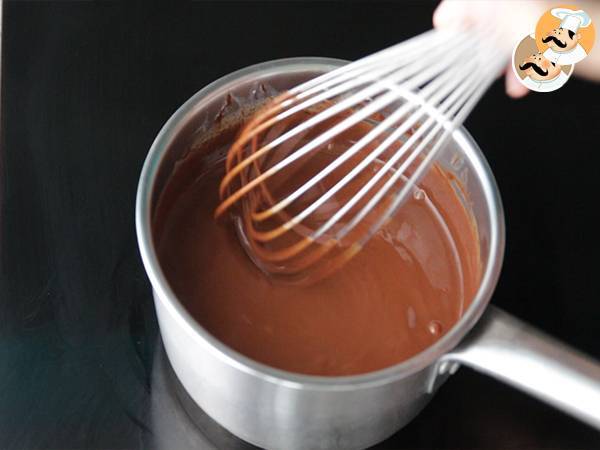 Torta KitKat ed M&M's - Preparazione tappa 5