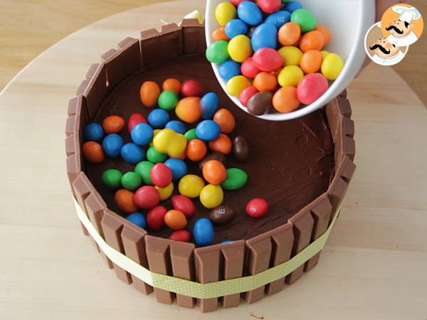 Torta KitKat ed M&M's - Preparazione tappa 11