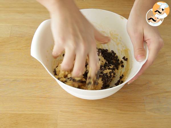 Torta cookie con cioccolato e marshmallows - Preparazione tappa 4