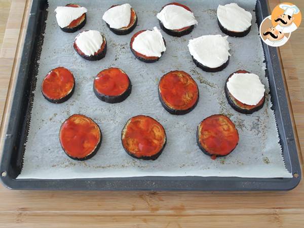 Pizzette di melanzane: l'antipasto light pronto in pochissimo tempo! - Preparazione tappa 4