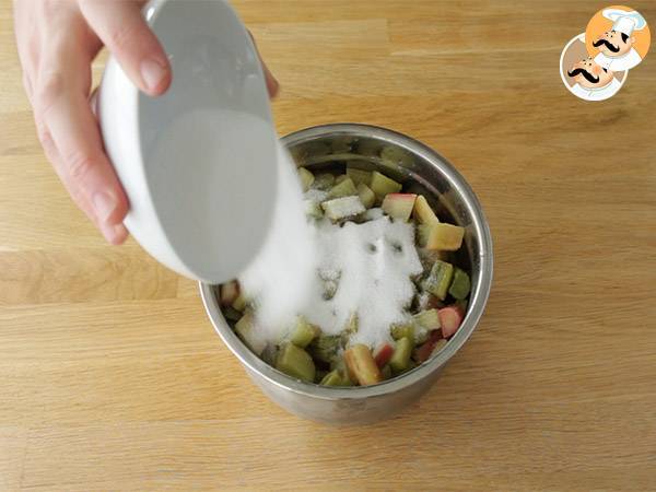 Crostata al rabarbaro facile, un dolce vegetariano dal sapore unico - Preparazione tappa 1