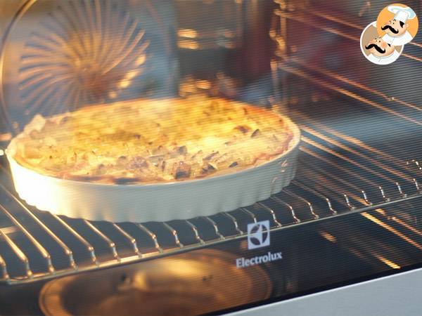 Crostata al rabarbaro facile, un dolce vegetariano dal sapore unico - Preparazione tappa 5
