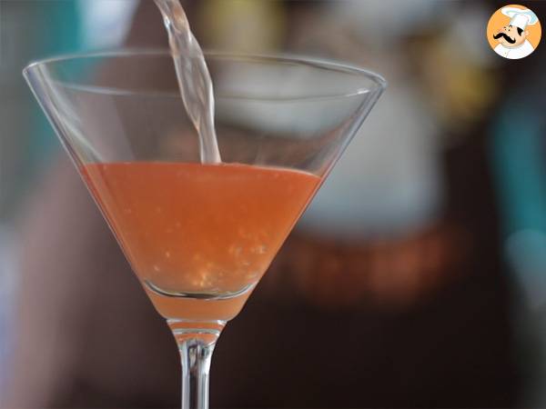 Cosmopolitan, la ricetta per preparare a casa il cocktail di Sex and the City - Preparazione tappa 3