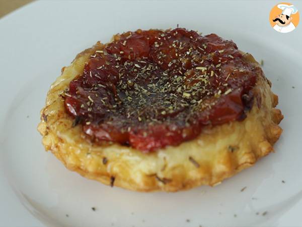 Tatin salata con pomodorini, la ricetta monoporzione per un antipasto speciale - Preparazione tappa 6
