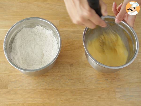 Muffin con gocce di cioccolato - Ricetta americana - Preparazione tappa 1